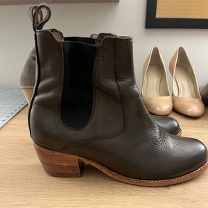 Size 10 dark olive green pull on healed booties, Seal of the Sutro San Francisco